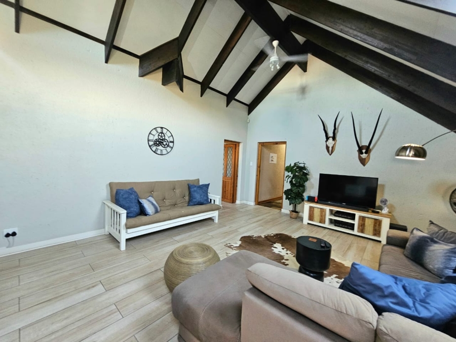 5 Bedroom Property for Sale in Grimbeeck Park North West